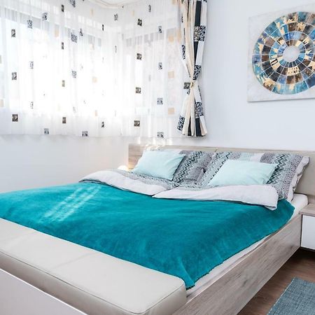 Defne Apartman Debrecen Kültér fotó