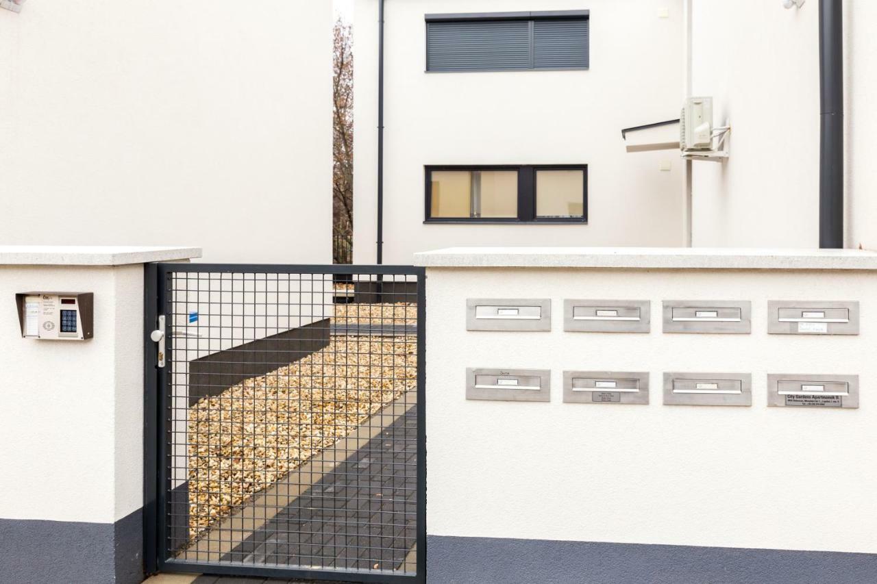 Defne Apartman Debrecen Kültér fotó
