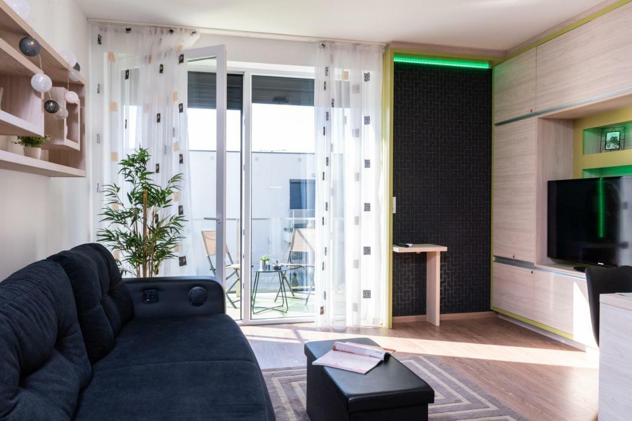 Defne Apartman Debrecen Kültér fotó